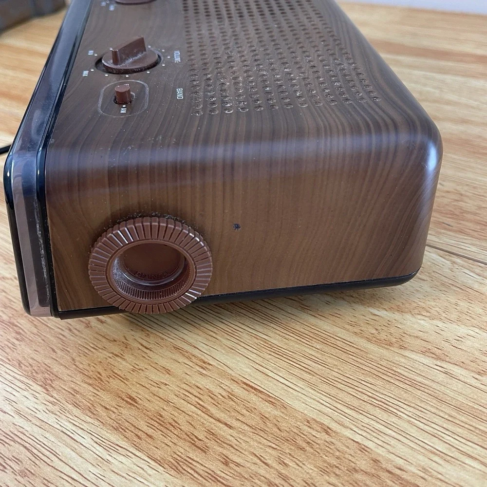 Vintage Panasonic RC-6253 AM/FM Flip Number Alarm Clock Radio Wood Grain